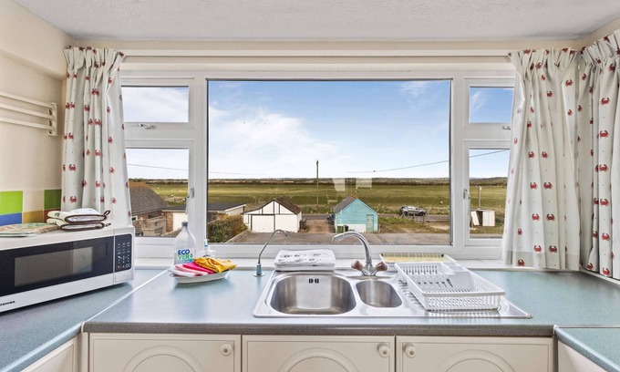 Pevensey House | The Coastal Crab - Family-friendly Three-bed Beach House in Pevensey