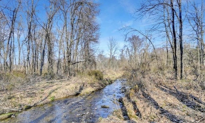 Brodheadsville Bed & Breakfast | The cozy house where you can stay with your family with a gym, and a game room.