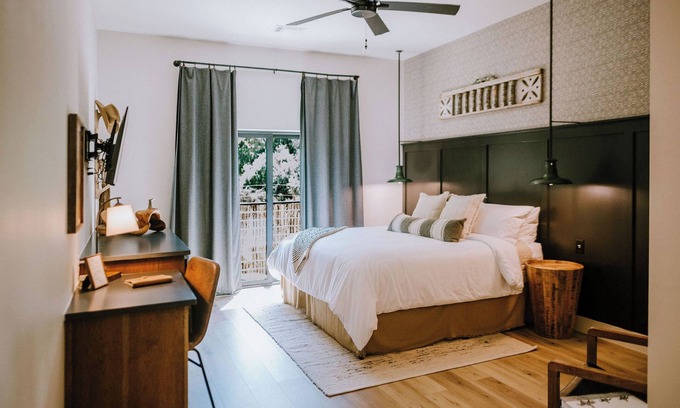 Wimberley Hotel | The Homestead – ADA King Suite at Gaines Ranch on the Square, Wimberley