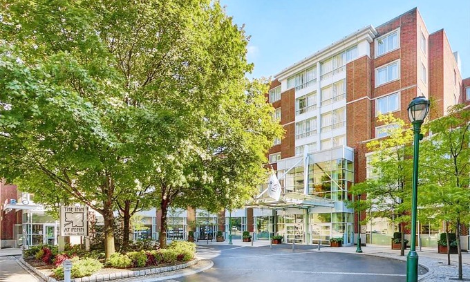 University City Hotel | The Inn at Penn, A Hilton Hotel