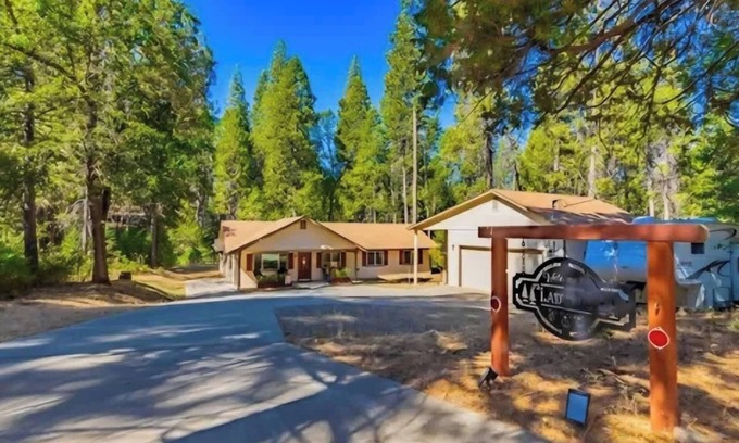 Mariposa House | The Lady Bug Retreat.