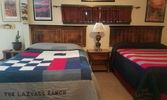 Panguitch Apartment | The Lazy Ass Ranch. The National Parks Room