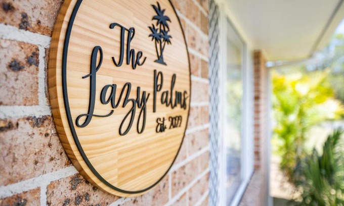 Yamba House | The Lazy Palms -LJH Yamba