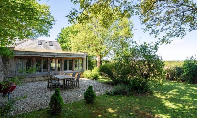 Elkstone House | The Little House, Luxury Cotswolds Stunning Views