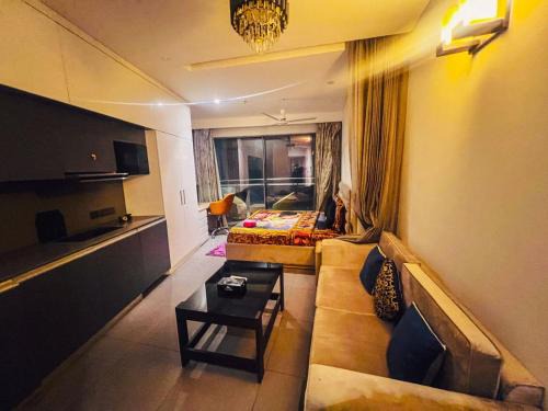 Noida Apartment | The lockwoods Supernova spira