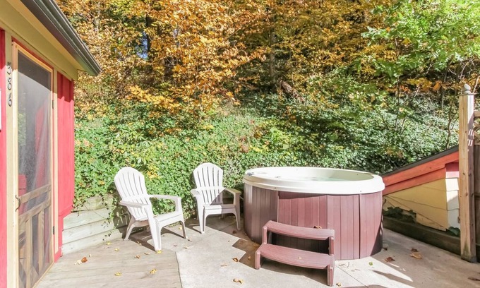 Saugatuck Apartment | The Oriole - Studio Apartment, Sleeps 2