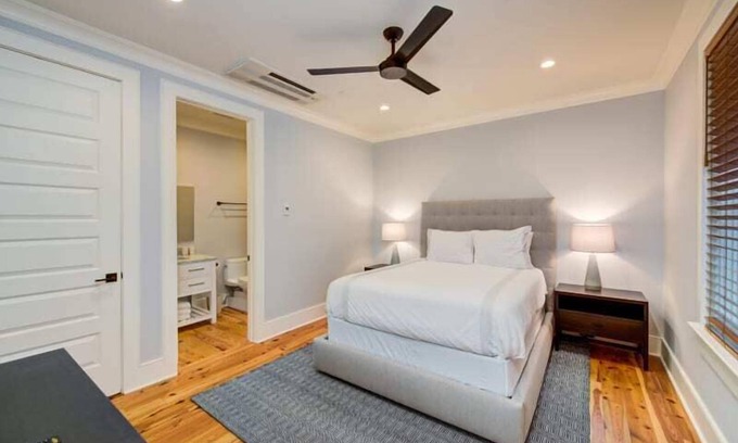 Charleston Historic District Apartment | The Quarters on King