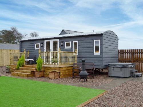 Montrose House | The Shepherd's Hut