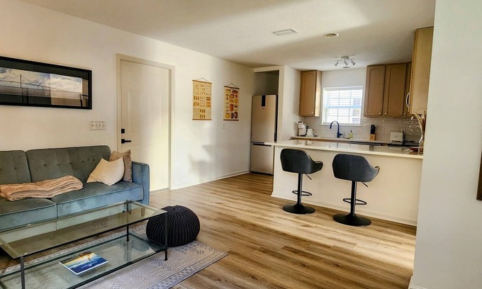 Saint Simons Island Apartment | The Sidney Suite - Central Island light, bright 1 BD with Cal King