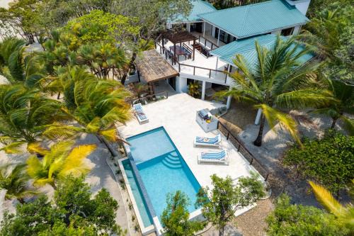Placencia Villa | The Slow Loris 3 Bedroom Villa