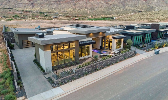 Hurricane House | THE VAULT at Copper Rock! Private Heated Pool/Spa