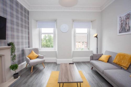 Greenock Apartment | The Warwick Apartment