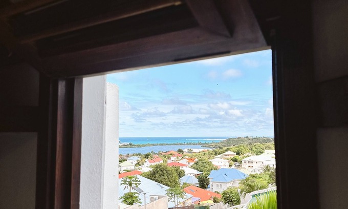 Bellevue Apartment | Ti Case apartment, Jacuzzi and BBQ