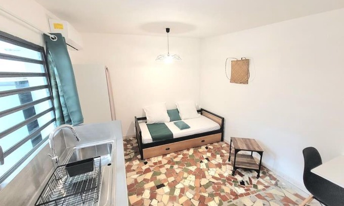 Saint-Denis Apartment | Ti Jacques Beau Studio Hypercentre St Denis