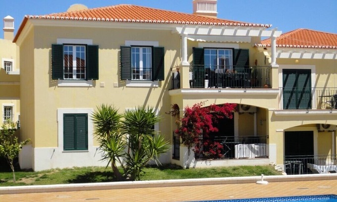 Alporchinhos Apartment | Top Floor Luxury Apt, A/C, WiFi, Prime Position with Ocean & Pool View. Sleeps 4