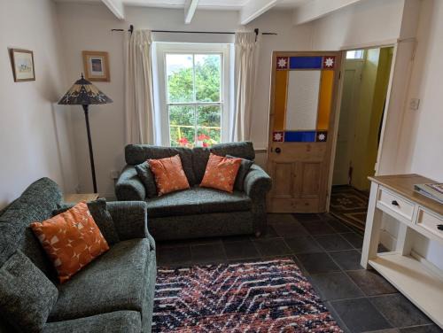 Mousehole House | Traditional Fisherman's Cottage with 3 bedrooms