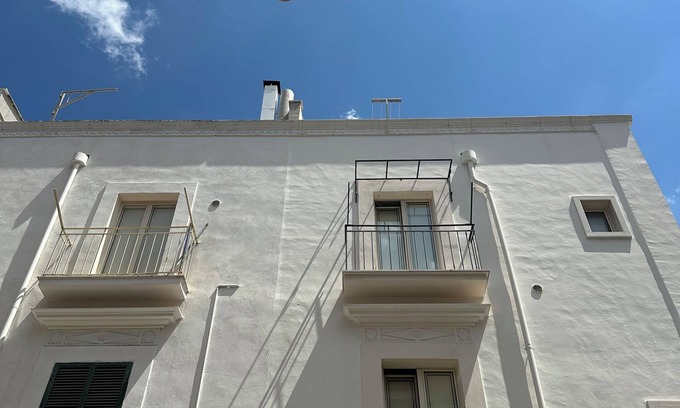 Castellana Grotte House | Traditional two-level house in the heart of Puglia.