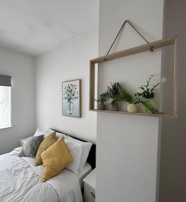 Gravesend Apartment | Tranquil 1BR in Gravesend