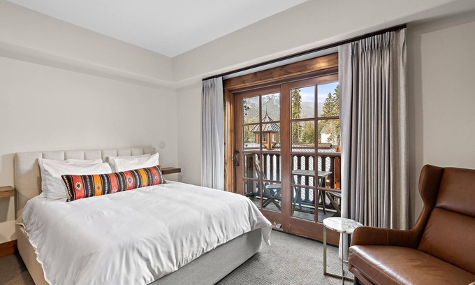 Tamarack Condo | Tranquil Studio with Balcony