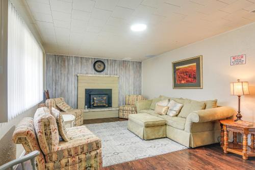 Tropic House | Tropic Getaway Near Bryce Canyon National Park!