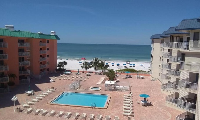 Indian Shores Apartment | Tropical Beachfront Penthouse-Beach Cottages II