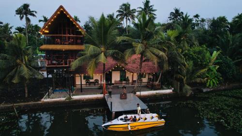 Nedumudy House | Tulsi Kayal Retreat
