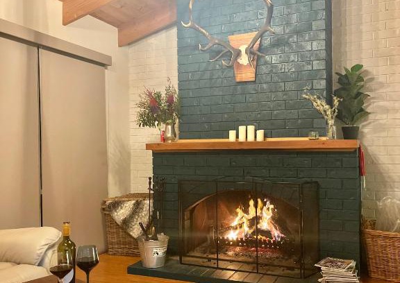 Sawmill Settlement House | Two Mountains Lodge - Modern Alpine Retreat with Spa - 3mins to Mt Buller
