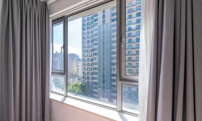 Xujiahui Bed & Breakfast | Tyms 1BR 1BA Apt Xujiahui Metro