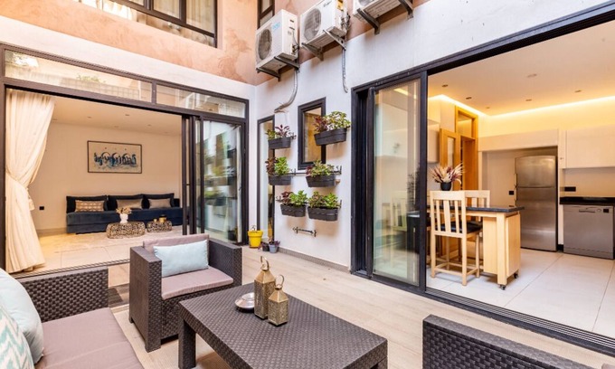 Semlalia Apartment | Un Loft Duplex Familial en Plein Coeur du Quartier Chic de Gueliz Avec Piscine !