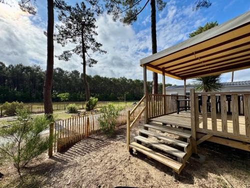 Claouey Other | Un toit sur le bassin vue Foret