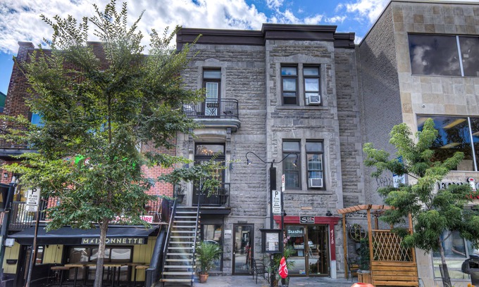Plateau Mont Royal Apartment | Unique Stays - 4114 St-Denis