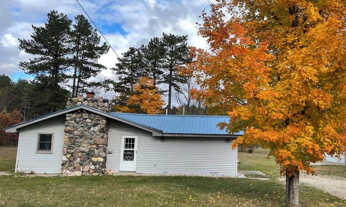 Harrietta House | Up North Cabin Retreat in Harrietta, MI