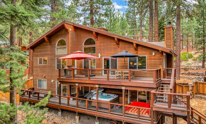 Incline Village House | Upscale Incline Village Home with Hot Tub & Sauna