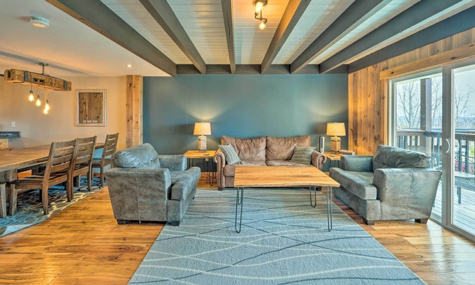 East Burke Condo | Versatile Condo: Balcony, Bike Trails On-Site