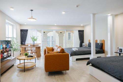 Hang Bai Apartment | VietHOME- 502 Hang Bai-4 pax Netflix FREE Laundry