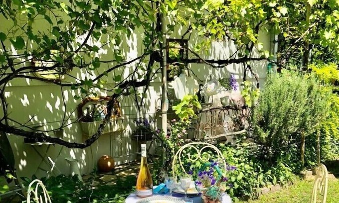 Allinges Apartment | View of Lake Geneva