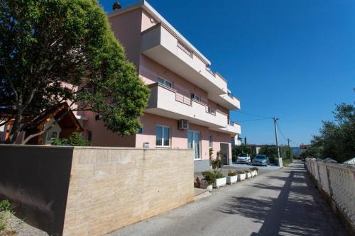 Kastel Stari Apartment | Villa Apartments Brečić 1