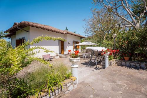 Schiazzano Villa | Villa Barby with garden and pool