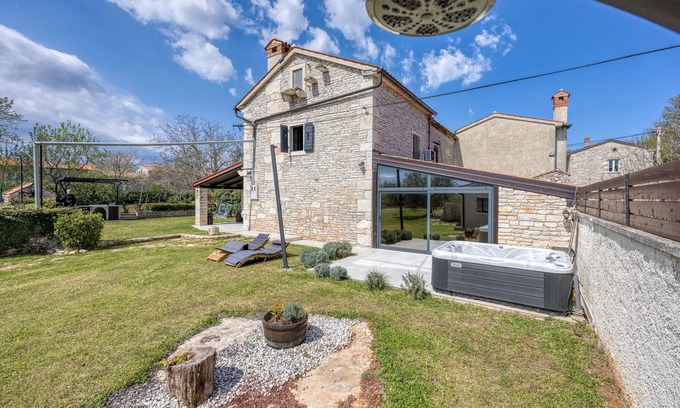 Belavici House | Villa Capadinka with Whirlpool, Barban, Croatia