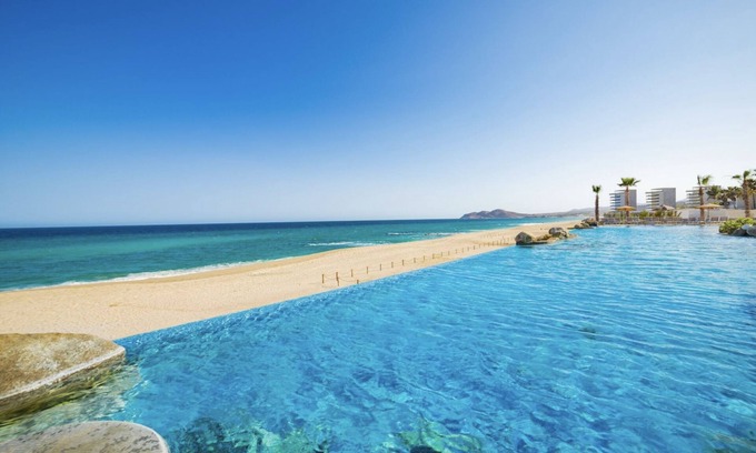 San Jose del Cabo Resort | Villa La Valencia located between Tulie Cove and Tequila Beach on the corridor