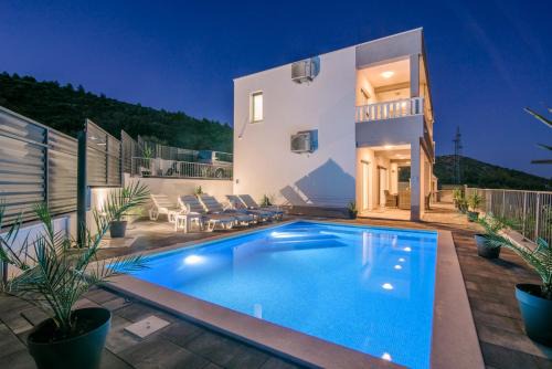 Marina Villa | VILLA Mari with private pool