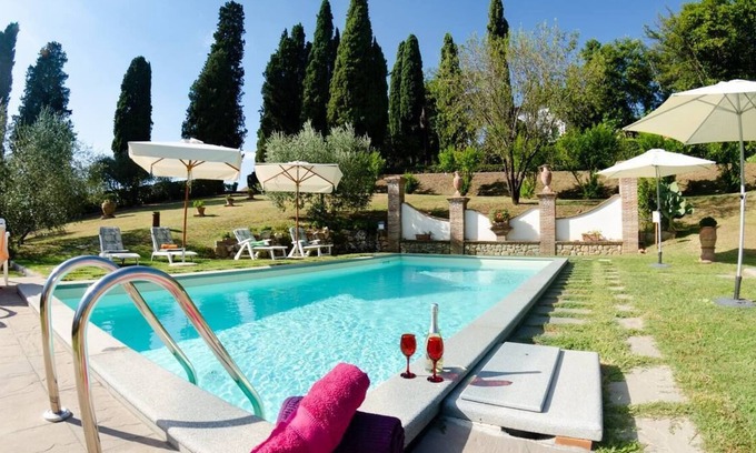 Uzzano Villa | Villa Massimiliano