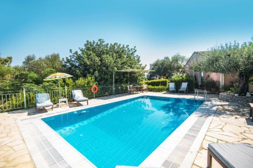 Petaleia Villa | Villa Mistral Cottage by Villa Plus