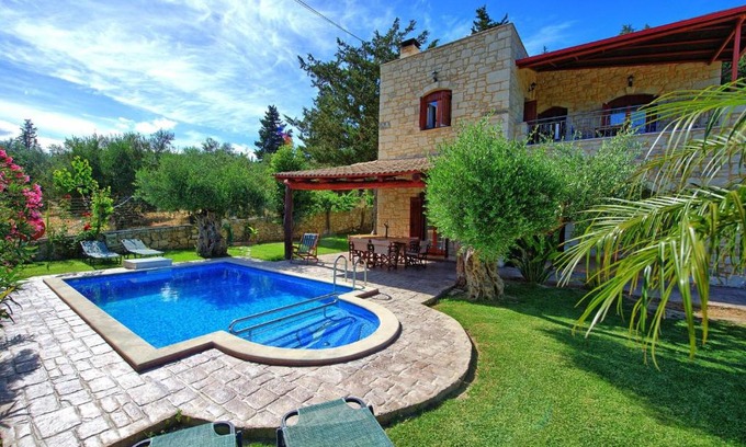 Apokoronas Villa | Villa Nipos by PosarelliVillas