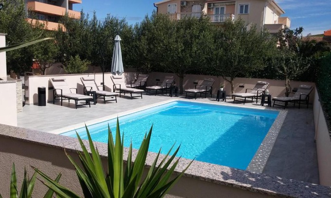 Zrce Apartment | Villa with pool Petra & Sanja