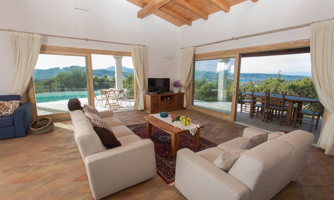 Arzachena Villa | VILLA WITH SEA VIEW POOL