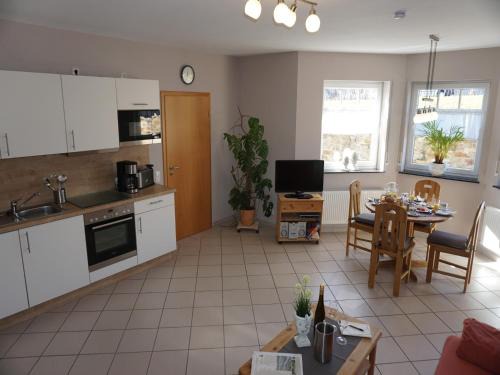 Kinheim Apartment | Vineyard View Romantic Stay, cleaning included