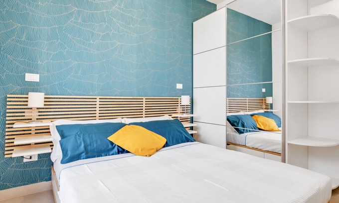 Historic Center Apartment | Vista su San Luca Apartment