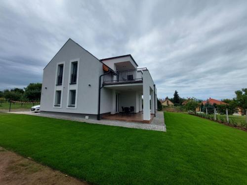 Balatonszarszo Apartment | Vitorlás Apartman