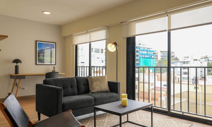Santa Cruz Apartment | w Glorious 1BR w Balcony in Miraflores